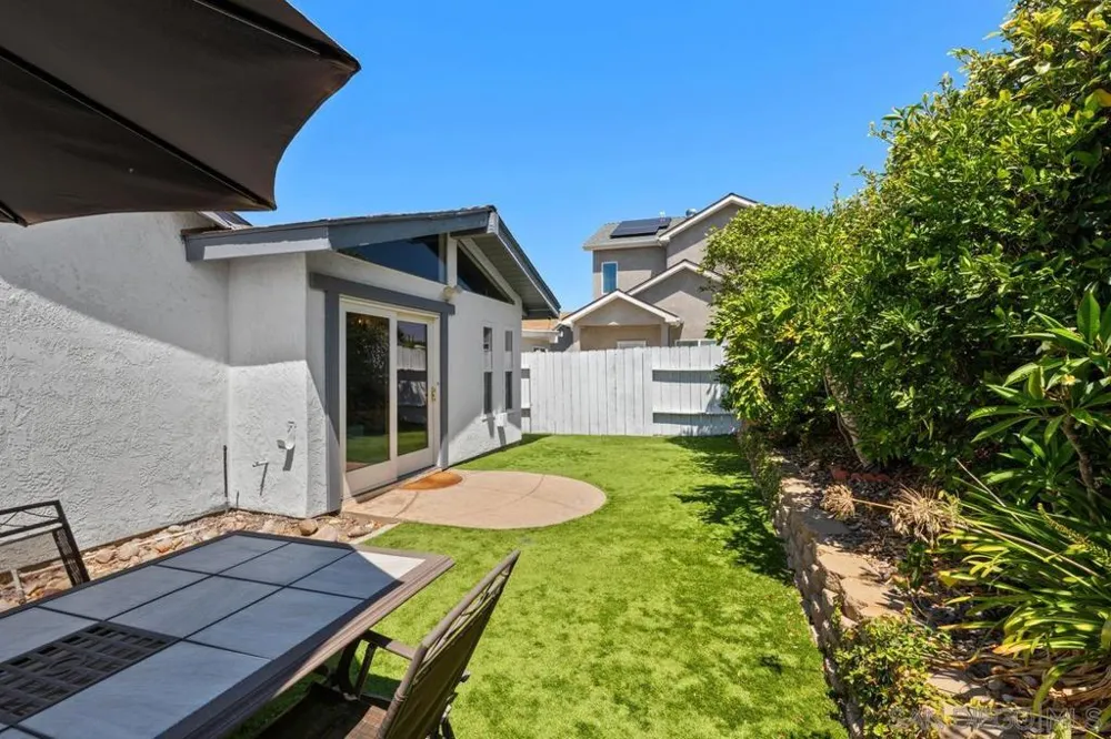 10277 Baroness Ave San Diego, CA 92126