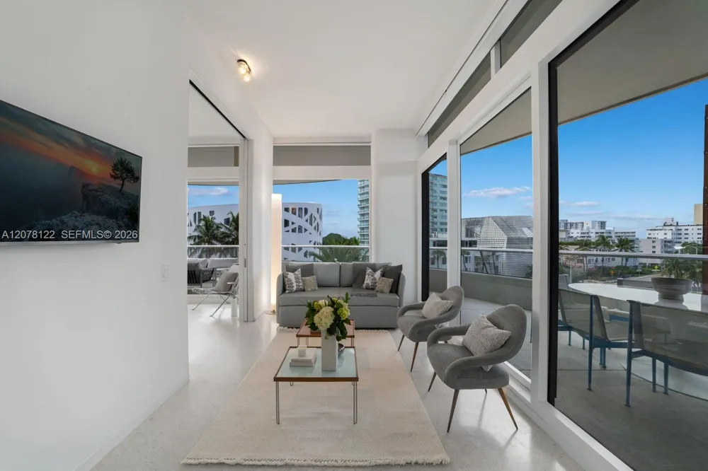 3315 Collins Ave #4C Miami Beach, FL 33140