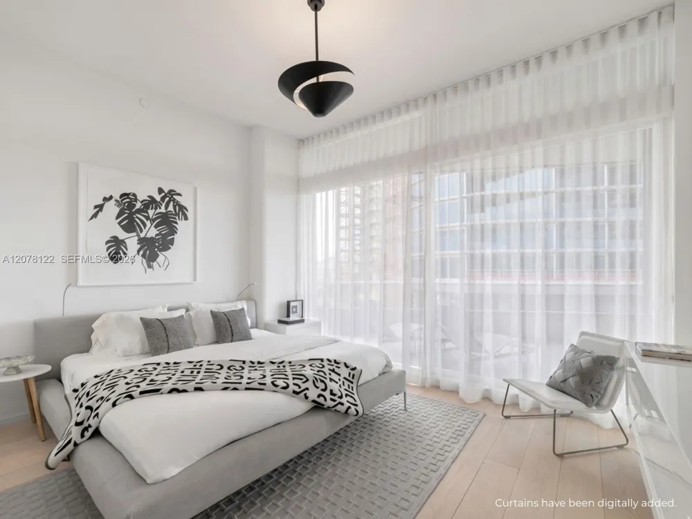 3315 Collins Ave #4C Miami Beach, FL 33140