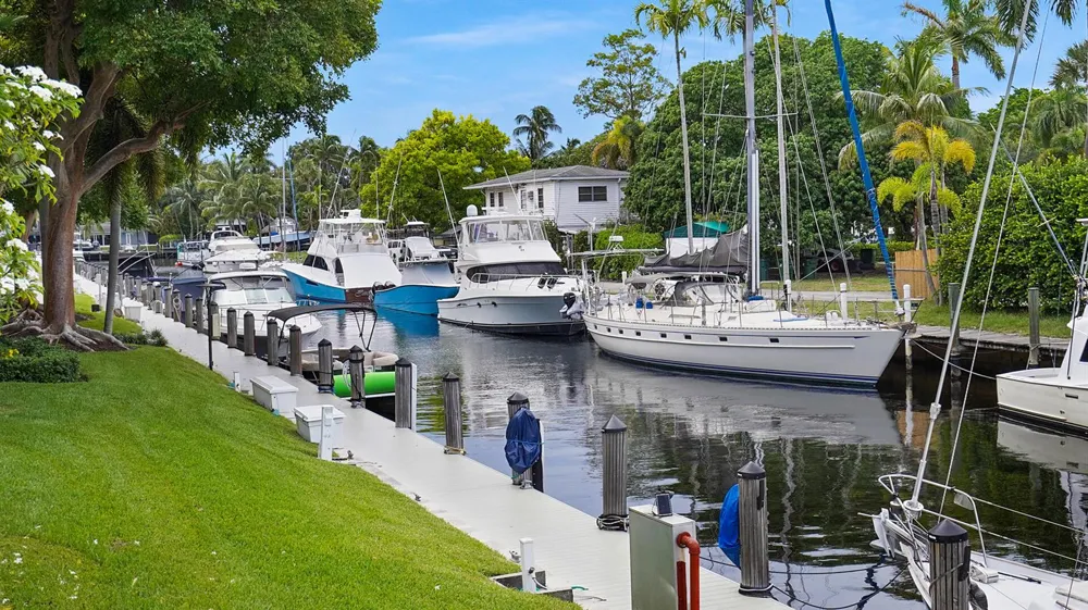 1201 River Reach Drive #202 Fort Lauderdale, FL 33315