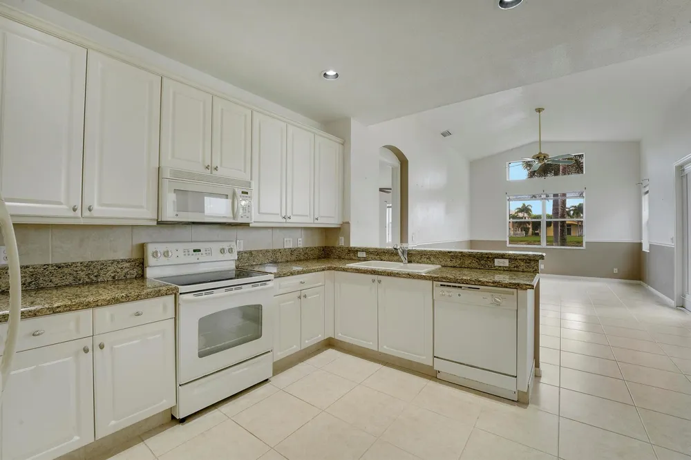 7428 VIA LURIA Lake Worth, FL 33467