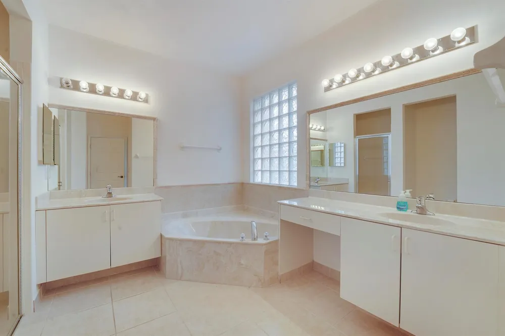7428 VIA LURIA Lake Worth, FL 33467
