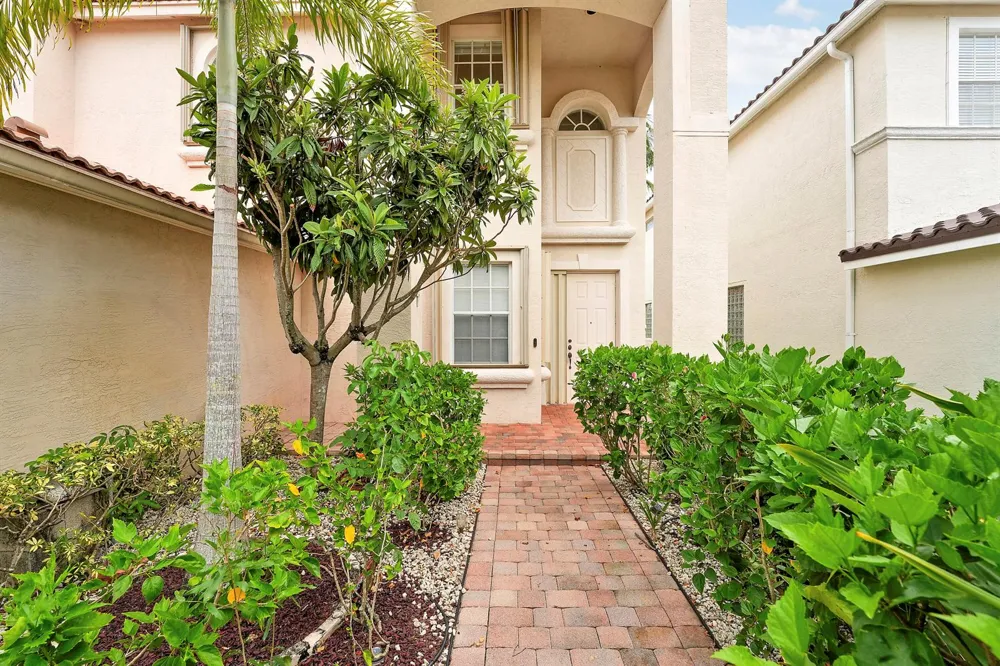 7428 VIA LURIA Lake Worth, FL 33467