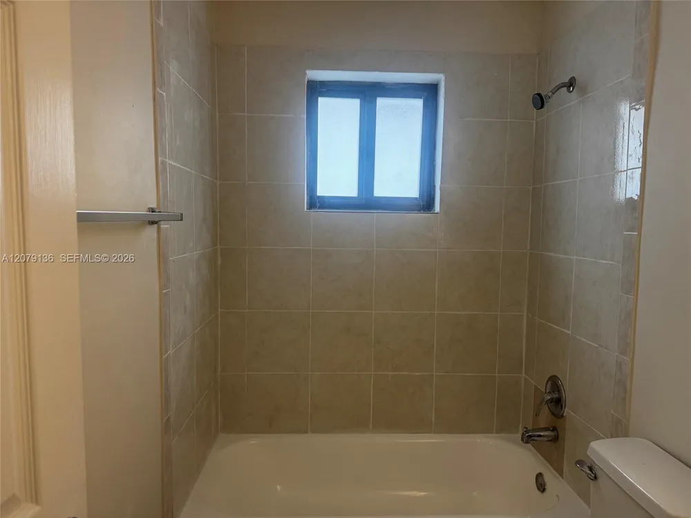 1310 W 29th St #39 Hialeah, FL 33012