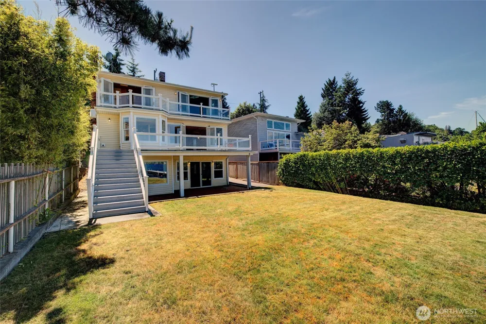 9942 Rainier Avenue S Seattle, WA 98118