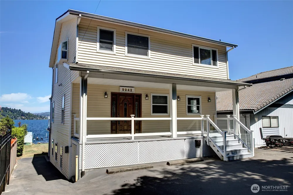 9942 Rainier Avenue S Seattle, WA 98118