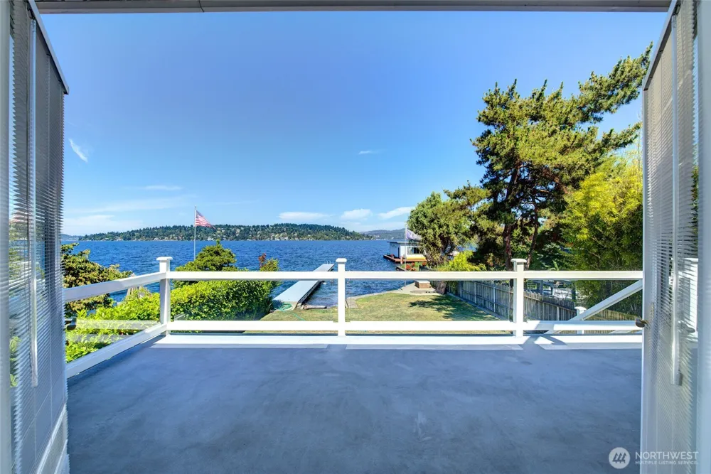 9942 Rainier Avenue S Seattle, WA 98118