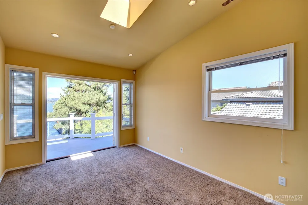 9942 Rainier Avenue S Seattle, WA 98118
