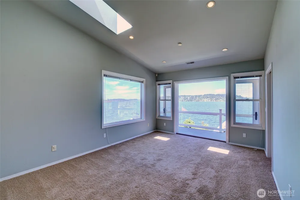 9942 Rainier Avenue S Seattle, WA 98118