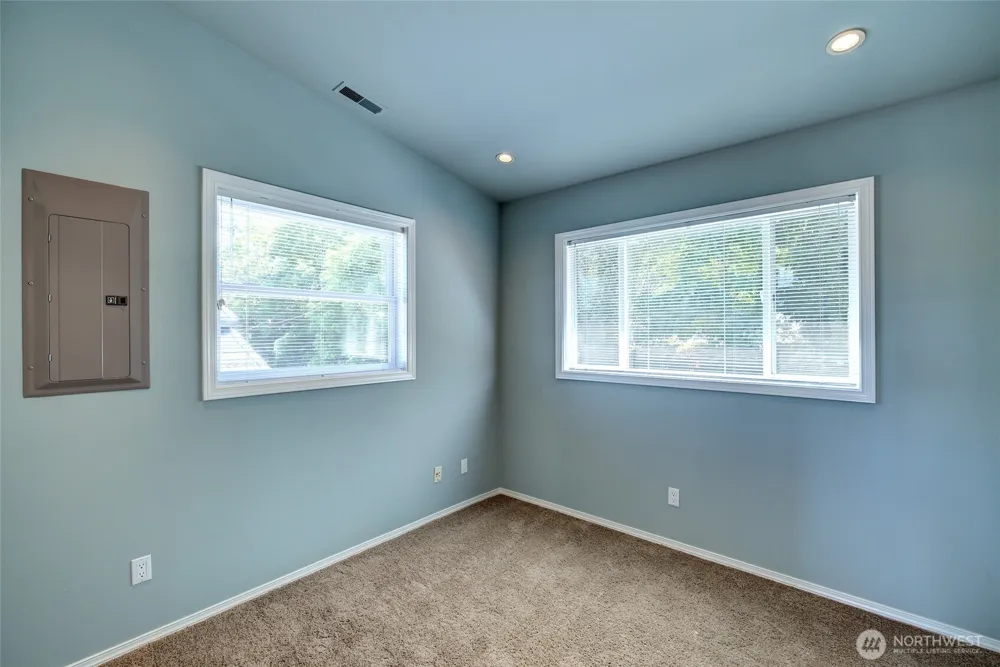 9942 Rainier Avenue S Seattle, WA 98118