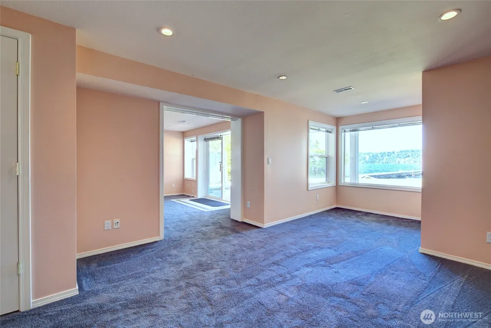 9942 Rainier Avenue S Seattle, WA 98118