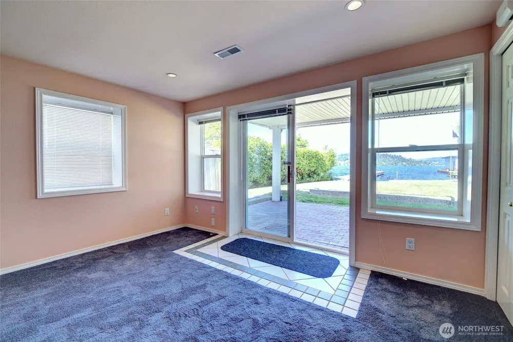 9942 Rainier Avenue S Seattle, WA 98118