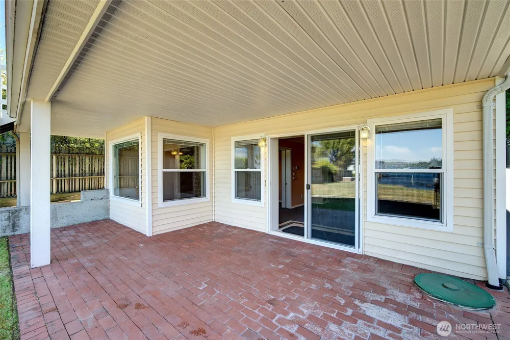 9942 Rainier Avenue S Seattle, WA 98118