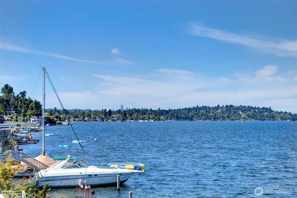 9942 Rainier Avenue S Seattle, WA 98118
