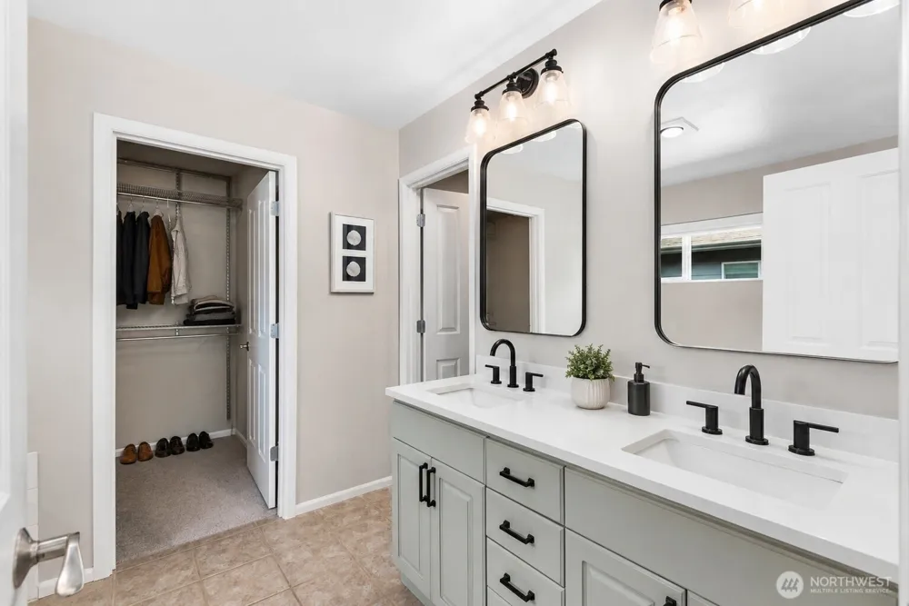 6522 W Crest View Loop SE Snoqualmie, WA 98065