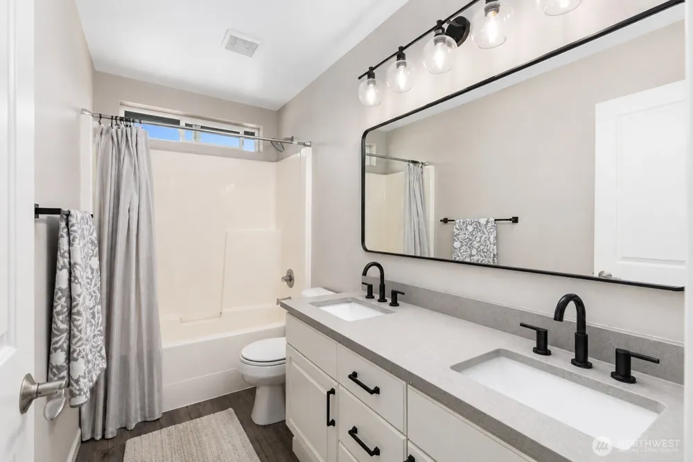 6522 W Crest View Loop SE Snoqualmie, WA 98065