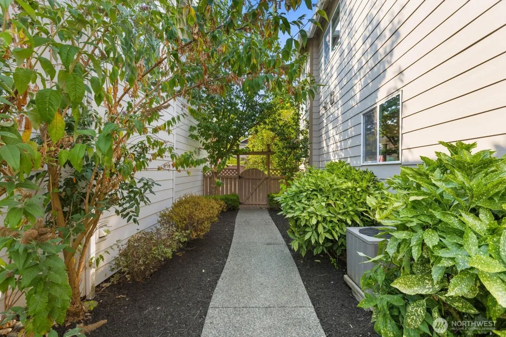 6522 W Crest View Loop SE Snoqualmie, WA 98065