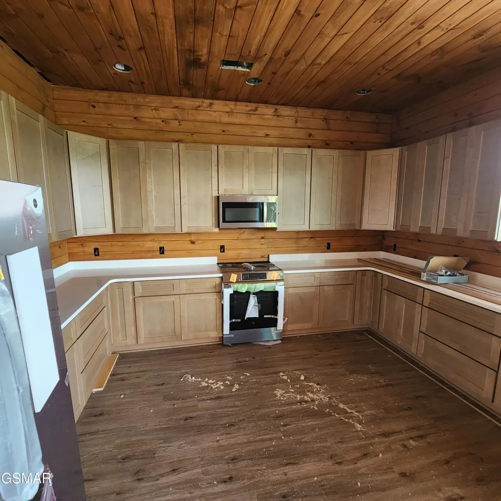 2065 Spurling Road Sevierville, TN 37876