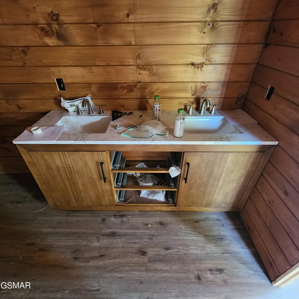2065 Spurling Road Sevierville, TN 37876