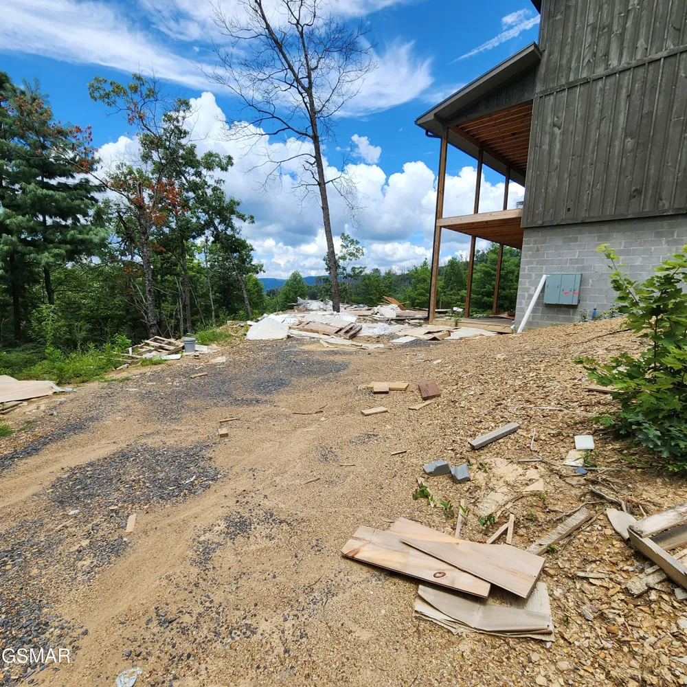 2065 Spurling Road Sevierville, TN 37876