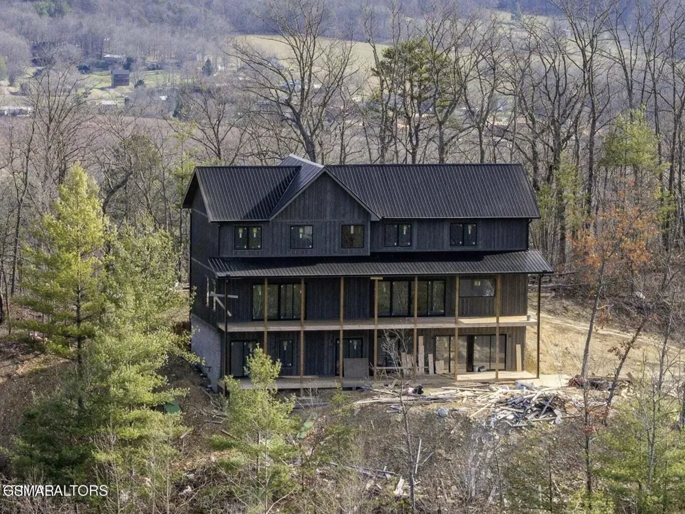 2065 Spurling Road Sevierville, TN 37876