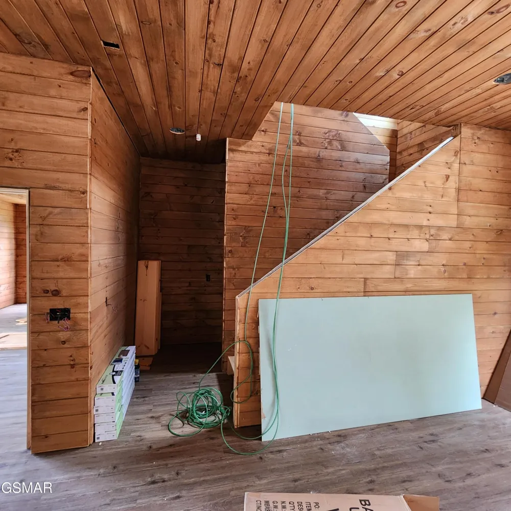 2065 Spurling Road Sevierville, TN 37876