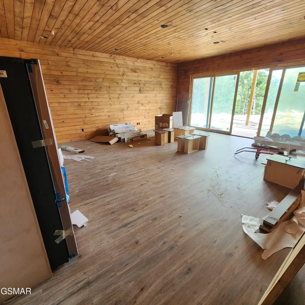 2065 Spurling Road Sevierville, TN 37876