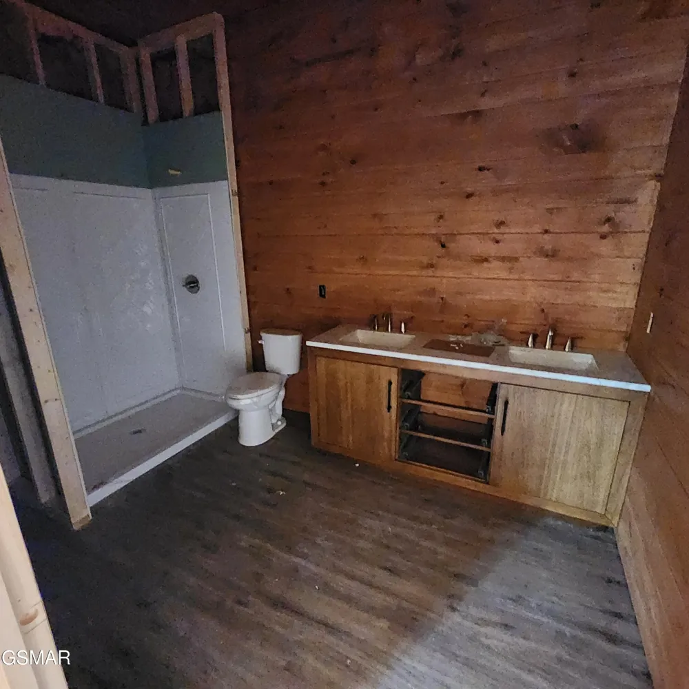 2065 Spurling Road Sevierville, TN 37876