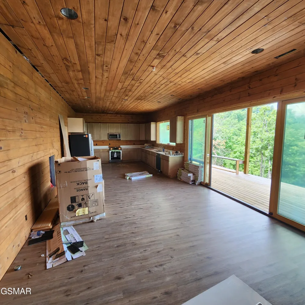 2065 Spurling Road Sevierville, TN 37876