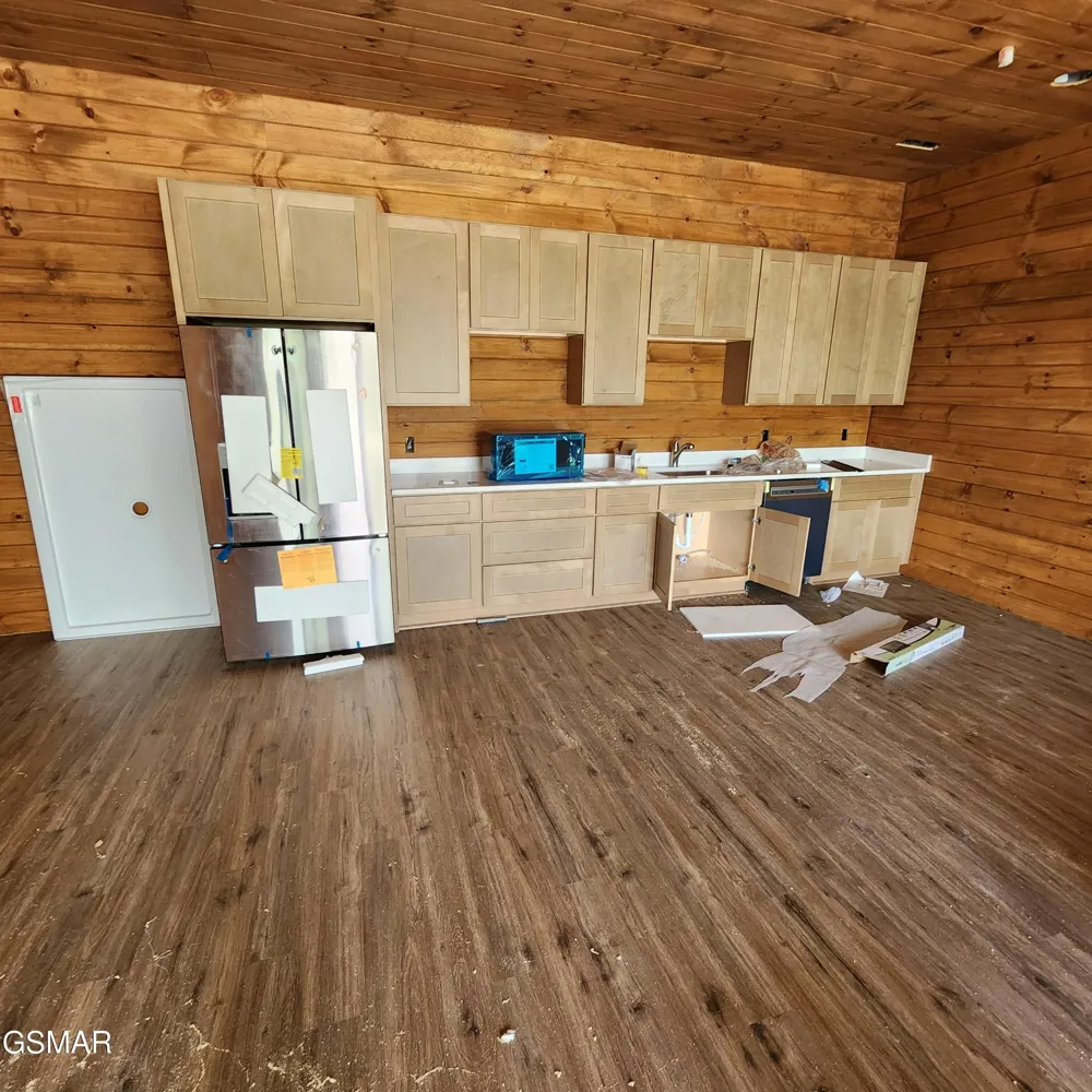 2065 Spurling Road Sevierville, TN 37876