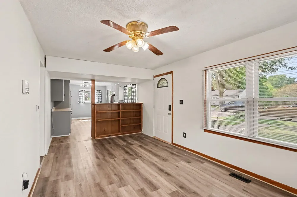 806 S Lincoln Avenue Three Rivers, MI 49093