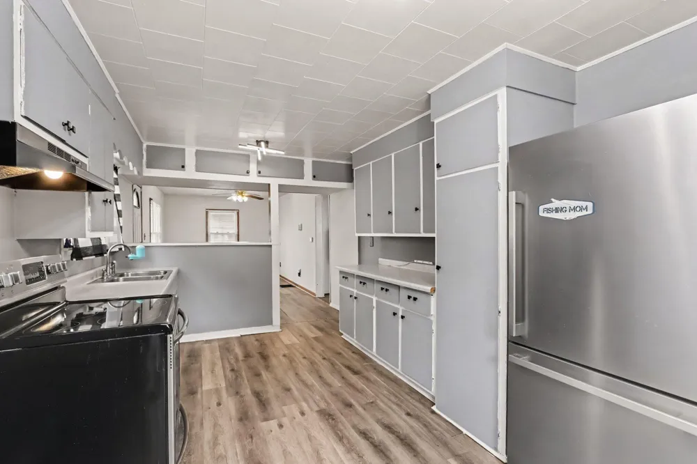 806 S Lincoln Avenue Three Rivers, MI 49093