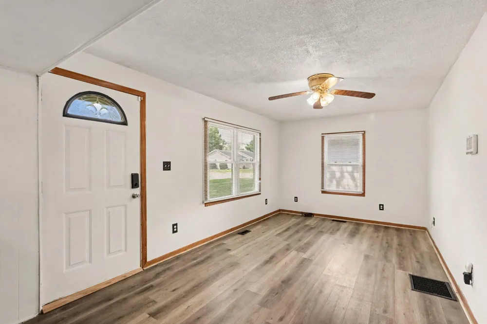 806 S Lincoln Avenue Three Rivers, MI 49093