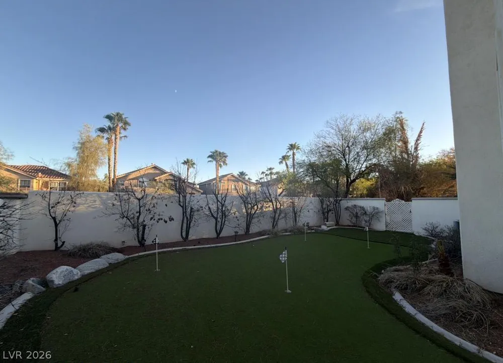 1800 Aztec Cliffs Court Las Vegas, NV 89128