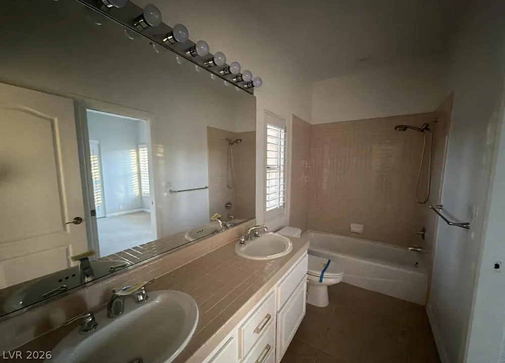 1800 Aztec Cliffs Court Las Vegas, NV 89128