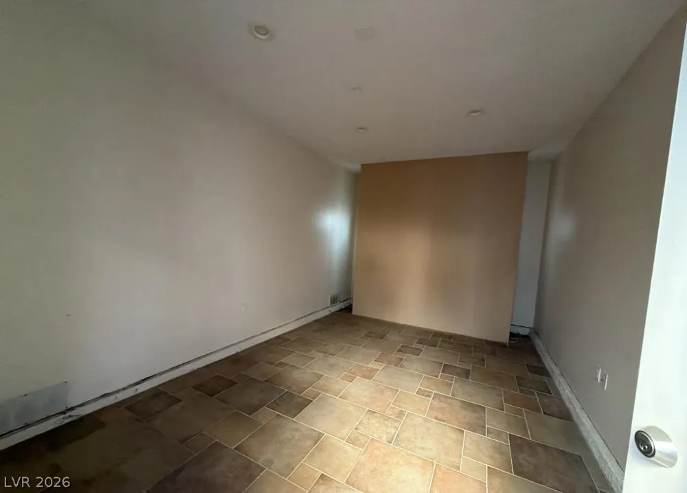 1800 Aztec Cliffs Court Las Vegas, NV 89128