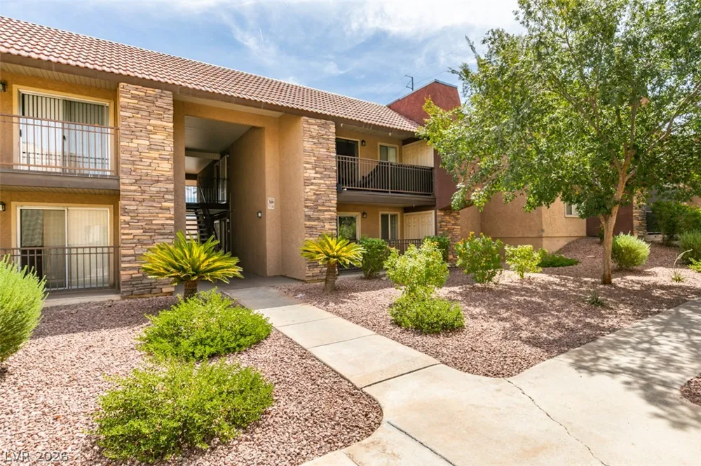 4450 Sandy River Drive #77 Las Vegas, NV 89103