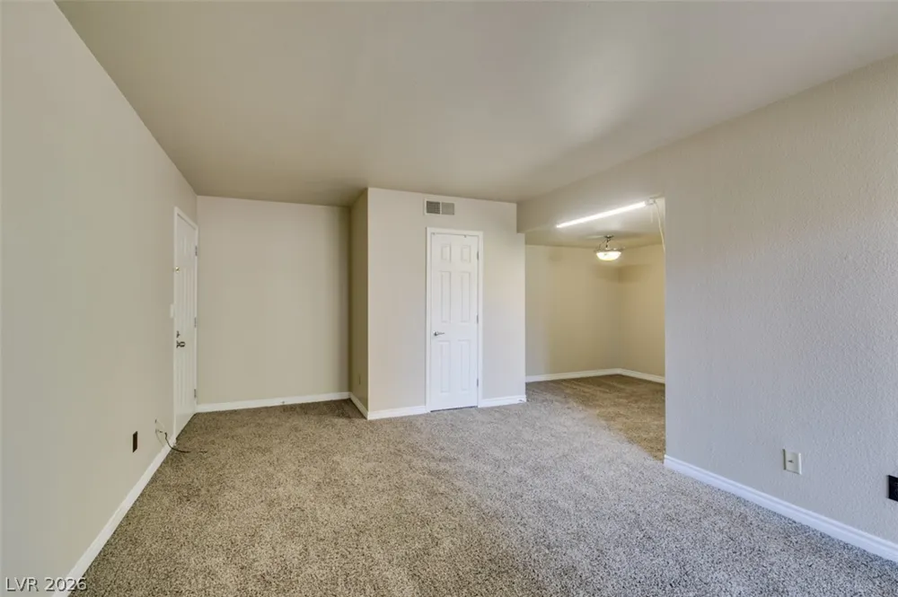 4450 Sandy River Drive #77 Las Vegas, NV 89103