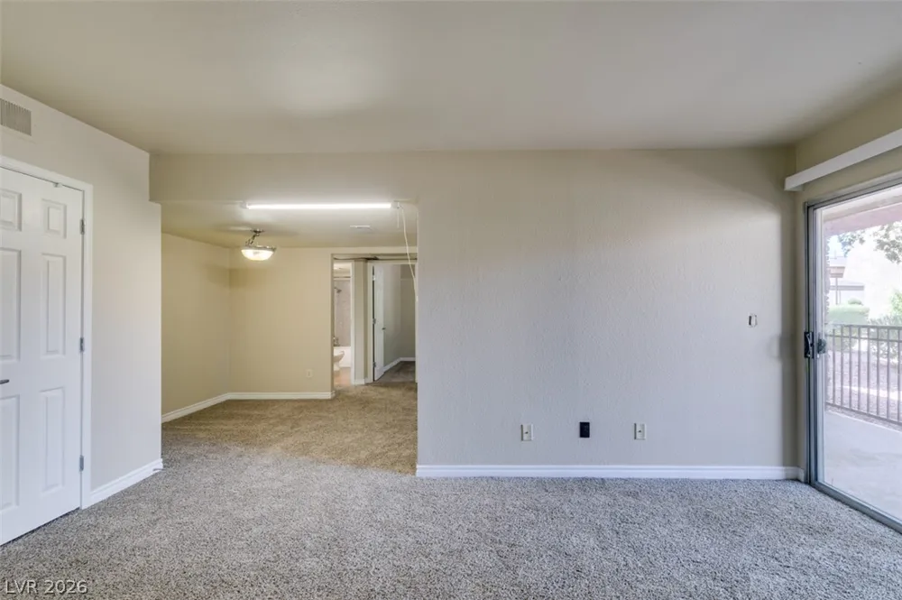 4450 Sandy River Drive #77 Las Vegas, NV 89103