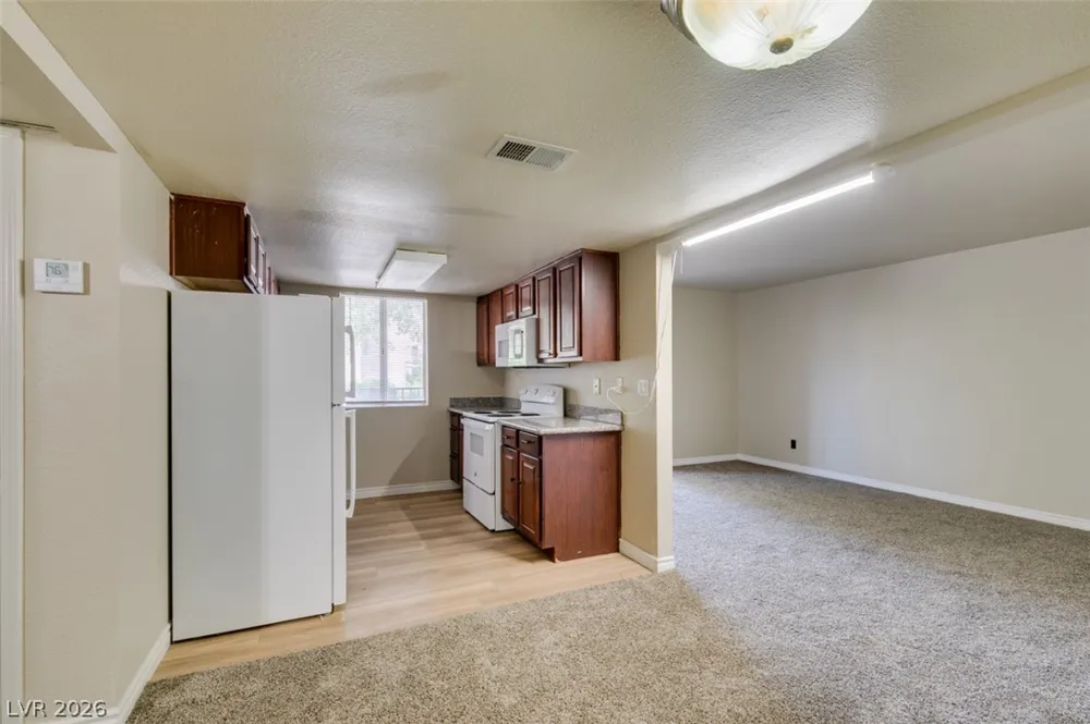 4450 Sandy River Drive #77 Las Vegas, NV 89103