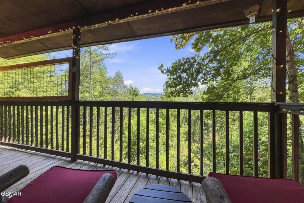 1935 Sb Ogle Lane Sevierville, TN 37876