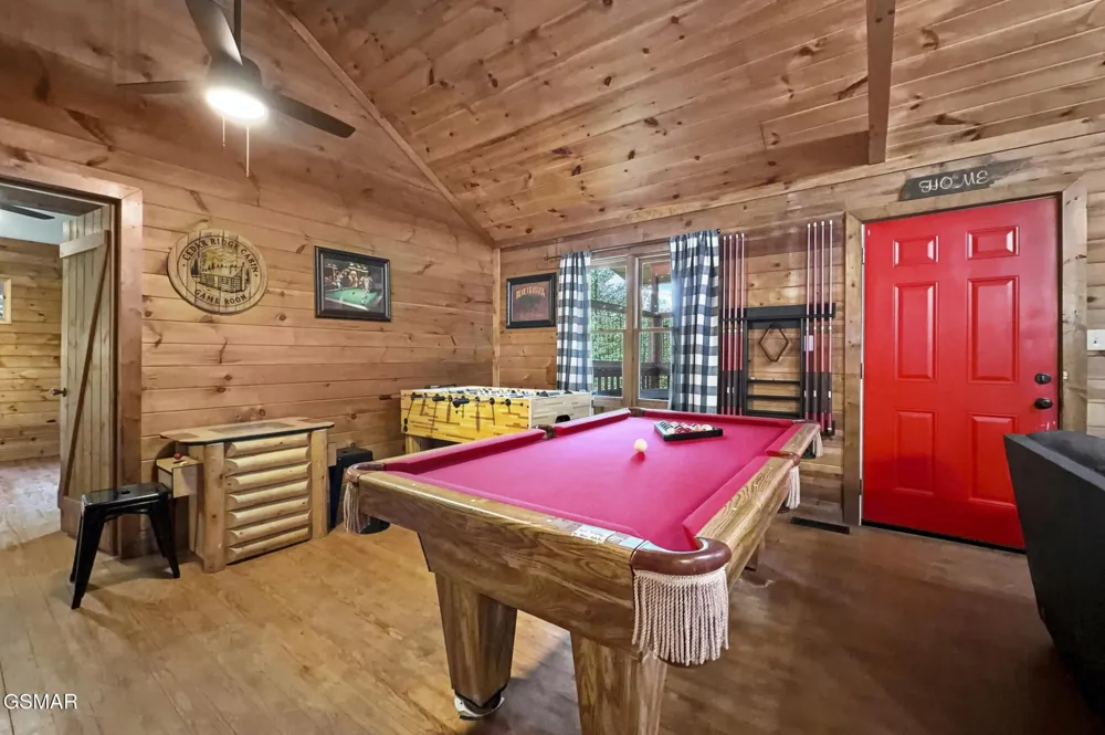 1935 Sb Ogle Lane Sevierville, TN 37876