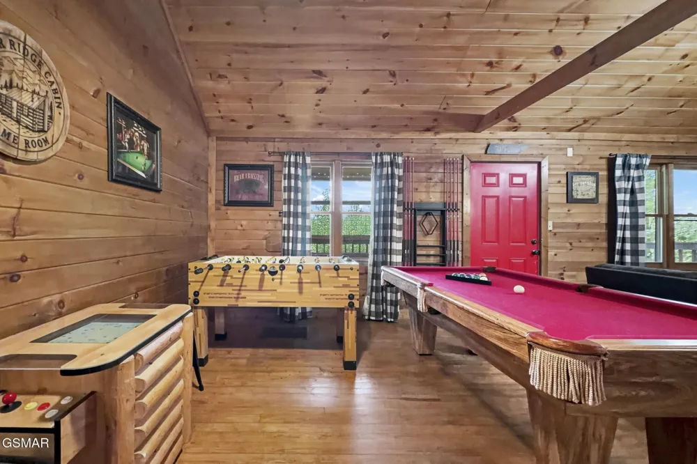 1935 Sb Ogle Lane Sevierville, TN 37876