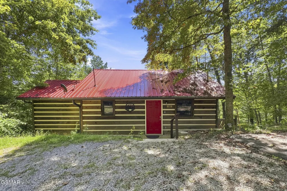 1935 Sb Ogle Lane Sevierville, TN 37876