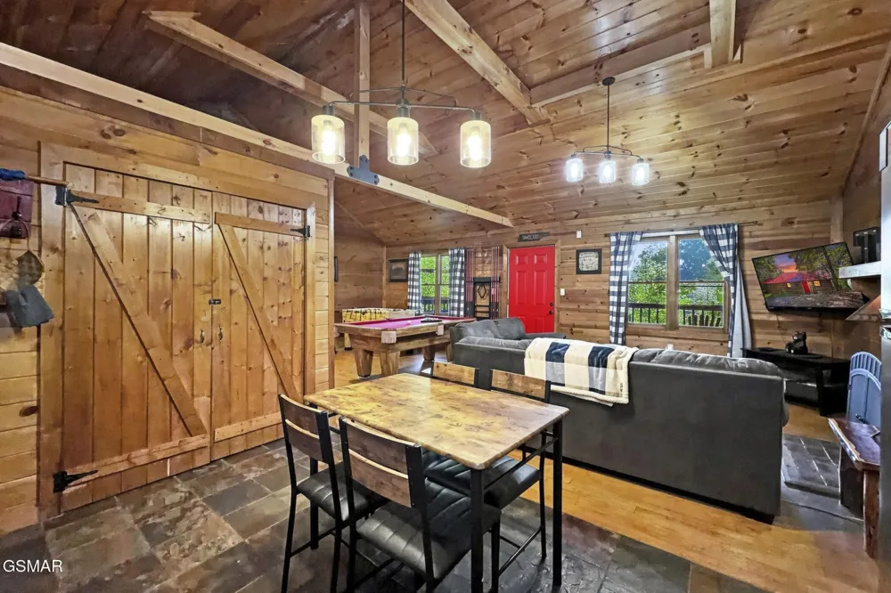 1935 Sb Ogle Lane Sevierville, TN 37876