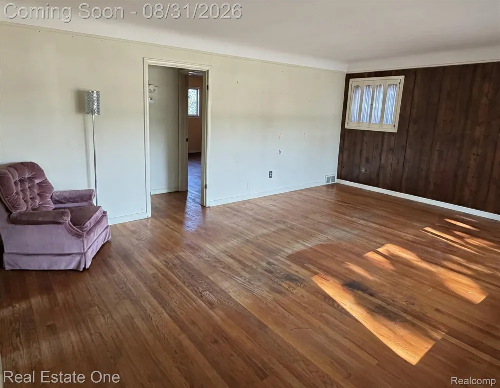 8355 Winston Lane Dearborn Heights City, MI 48127