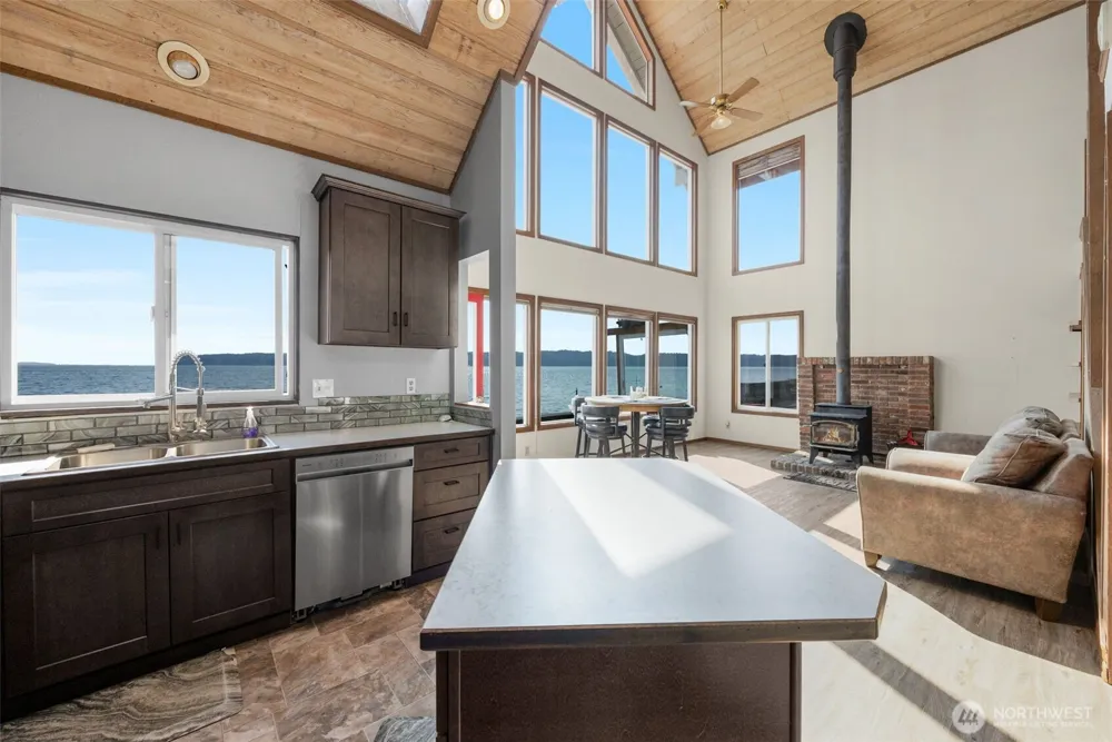 14 S Beach Drive #H Everett, WA 98206