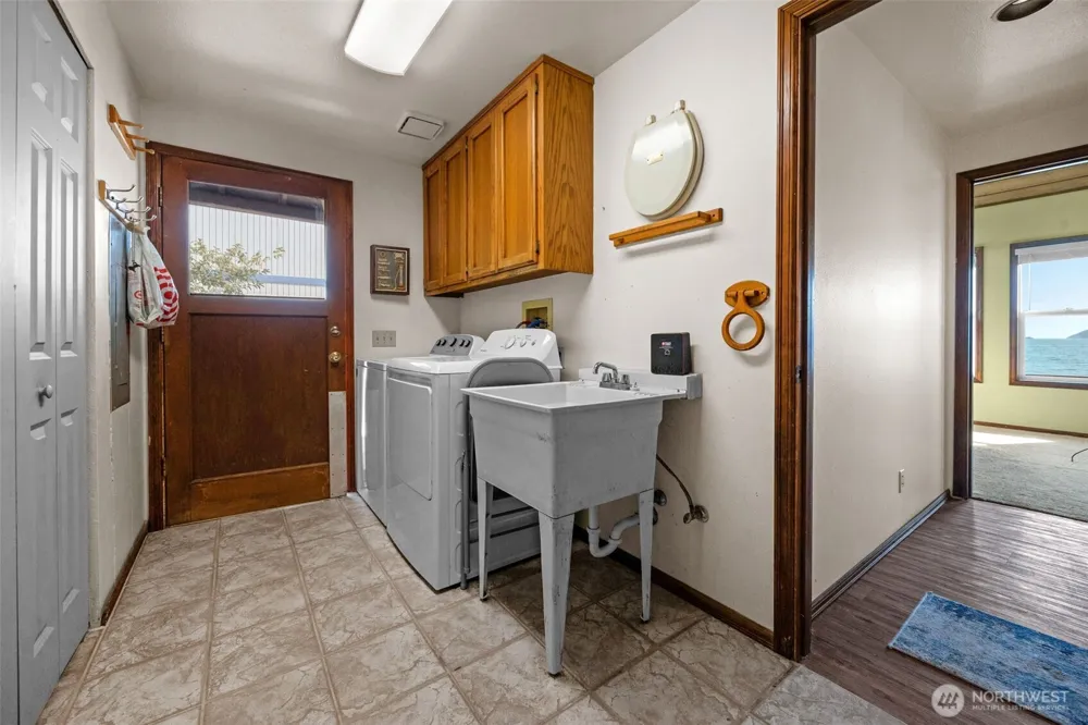 14 S Beach Drive #H Everett, WA 98206