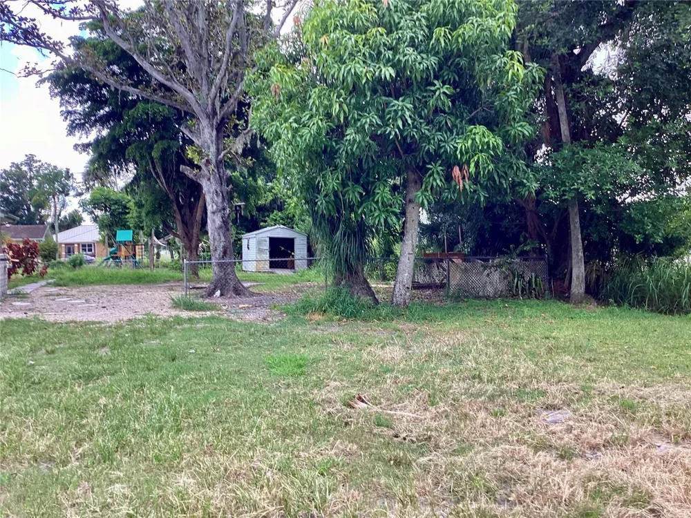 2804 61ST STREET E Palmetto, FL 34221