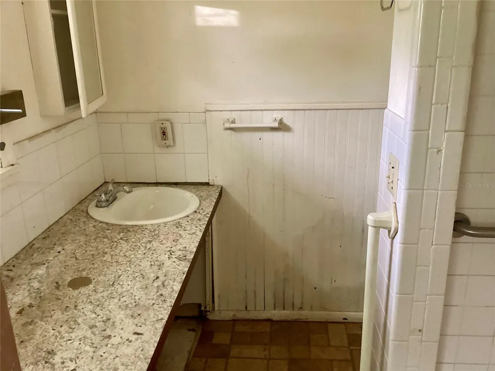 2804 61ST STREET E Palmetto, FL 34221